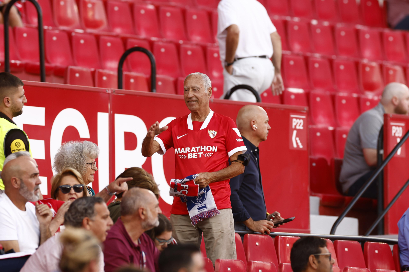 Búscate en las fotos del Sevilla-Valencia