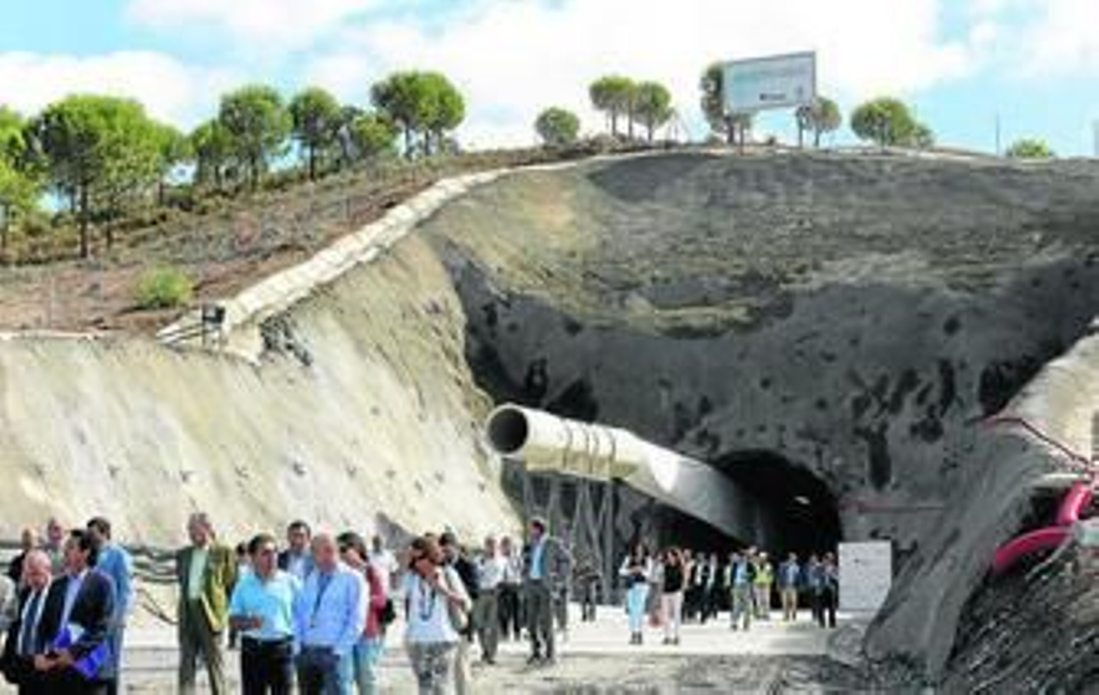 Rampa de acceso a Mina Magdalena, situada a cinco kilómetros de las instalaciones de Matsa.