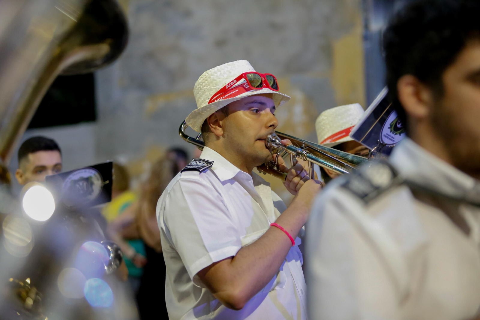 Búscate en las fotos de la cabalgata de la Feria de La Línea