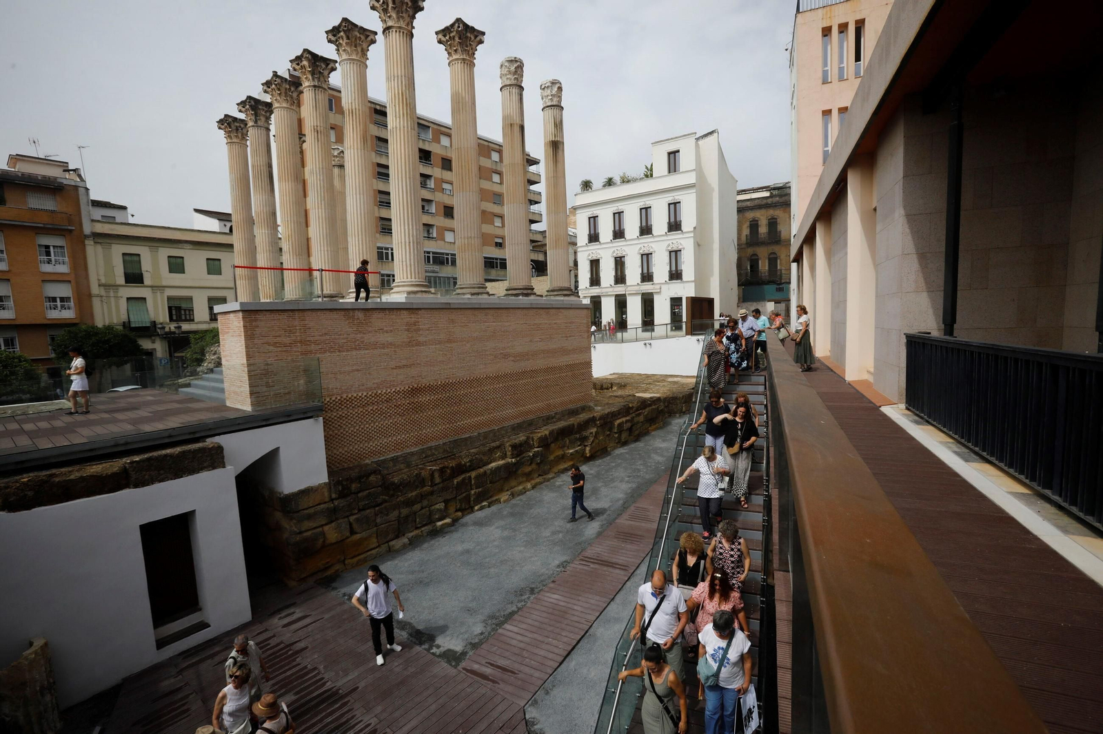 El primer día de visitas al Templo Romano, en imágenes