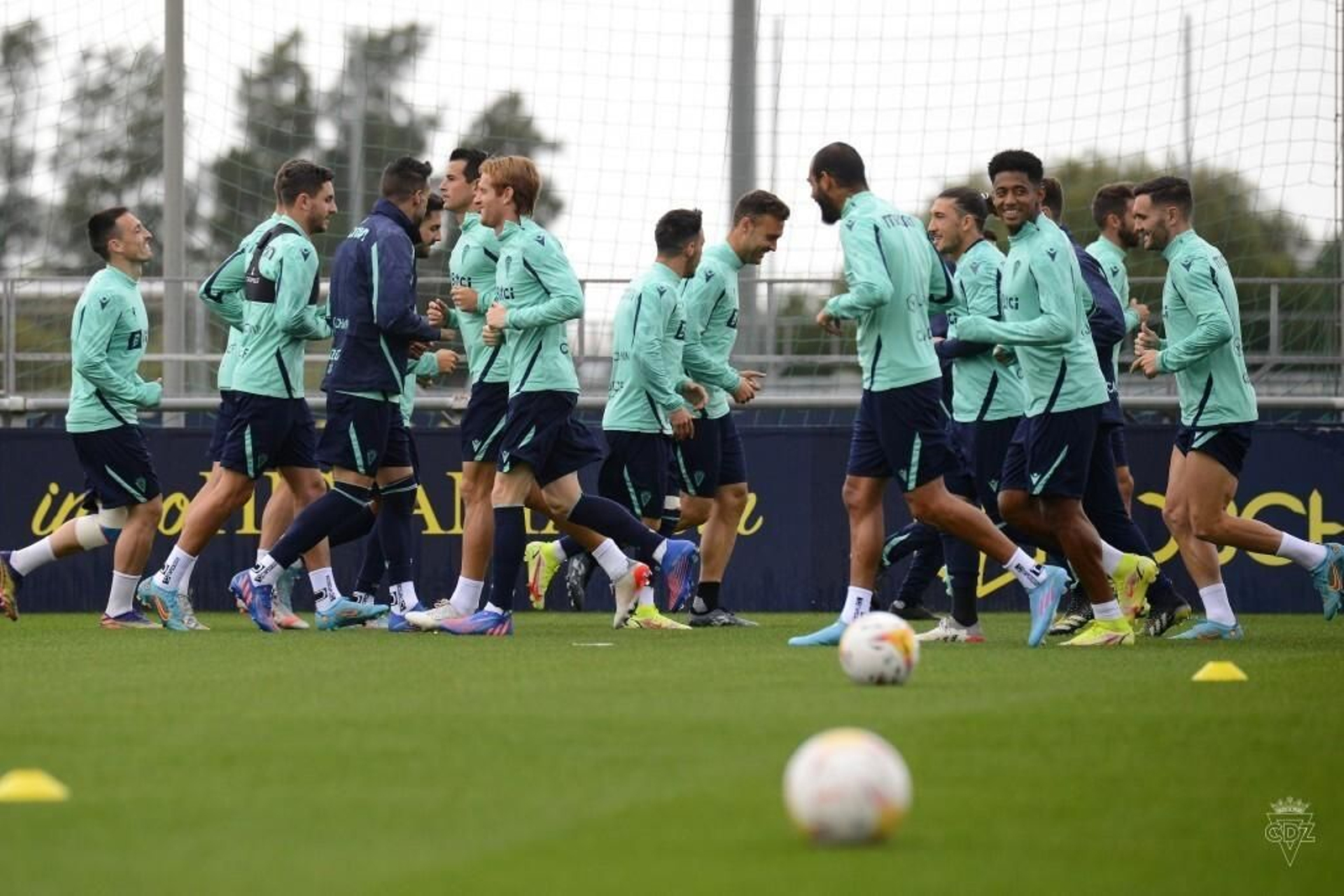 Jugadores del Cádiz en un entrenamiento.