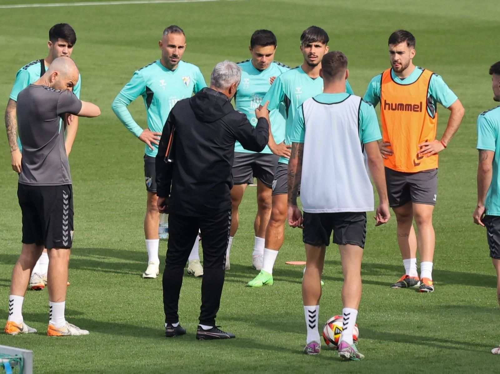 Ramón y sus compañeros atienden a Pellicer