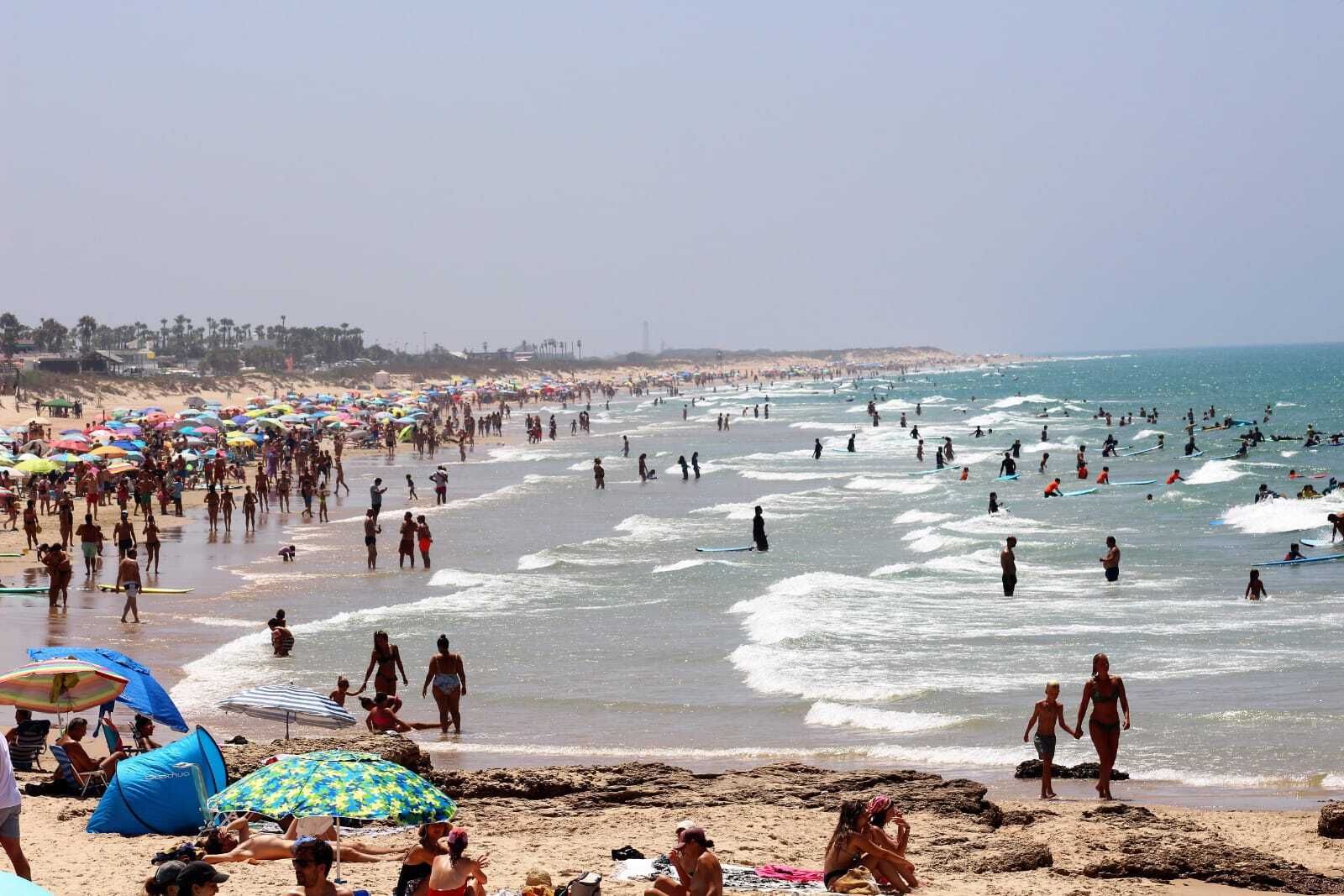 Así están las playas de Conil y El Palmar este verano