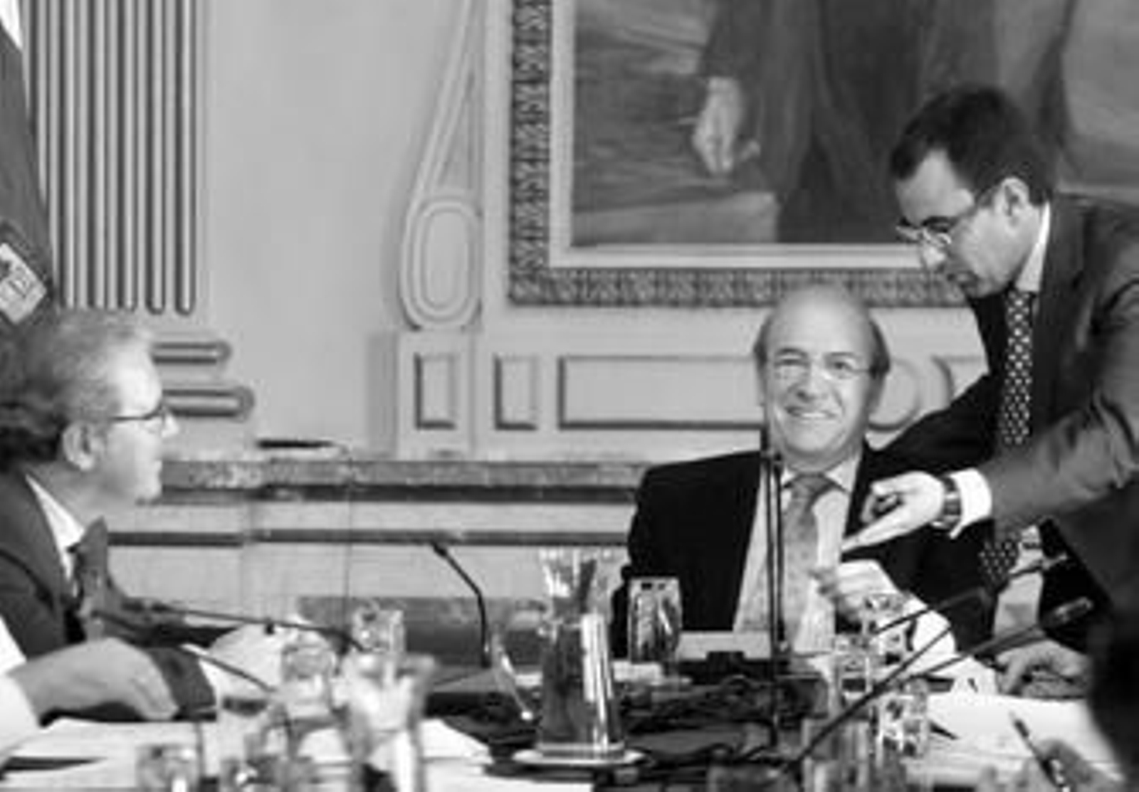 El alcalde y Moro se mostraban ayer satisfechos por las novedades sobre su proyecto estrella, que comentaban con Ángel Sánchez.