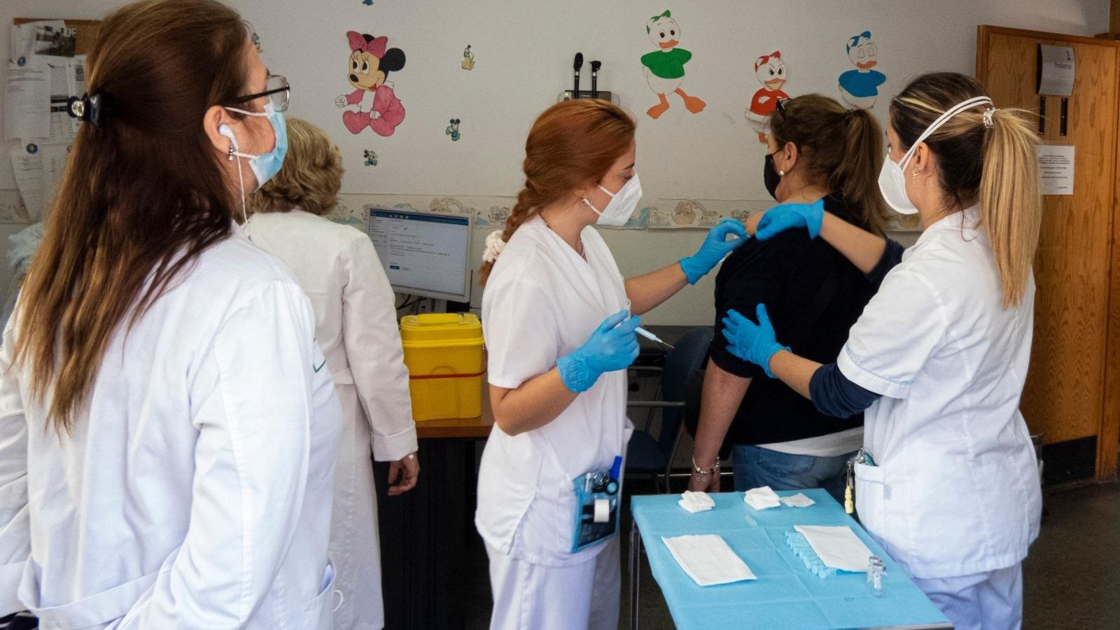 Vacunaciones en el centro de salud Rodríguez Arias de San Fernando.