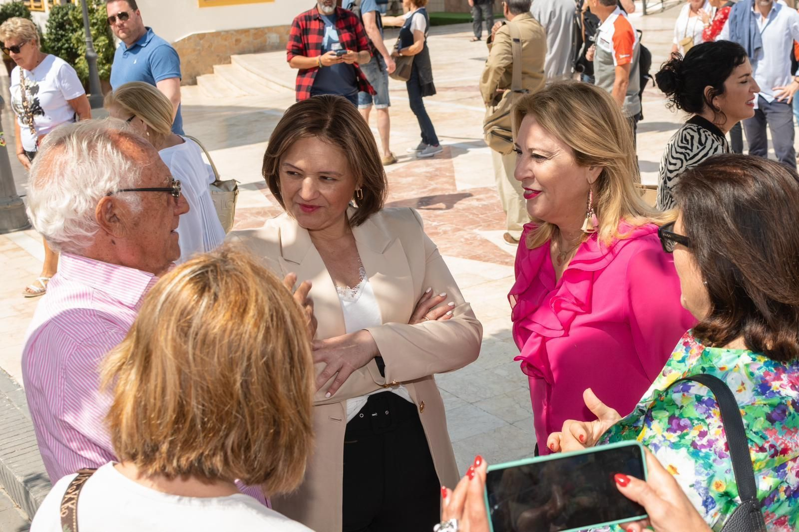 La visita de la formación popular a la barriada de La Carihuela. La visita de la formación popular a la barriada de La Carihuela.