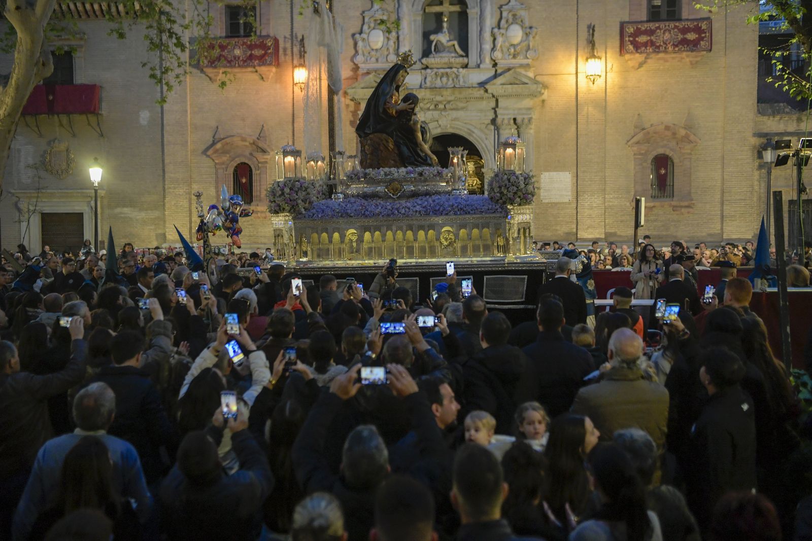 Las mejores imágenes del Sábado Santo de Granada