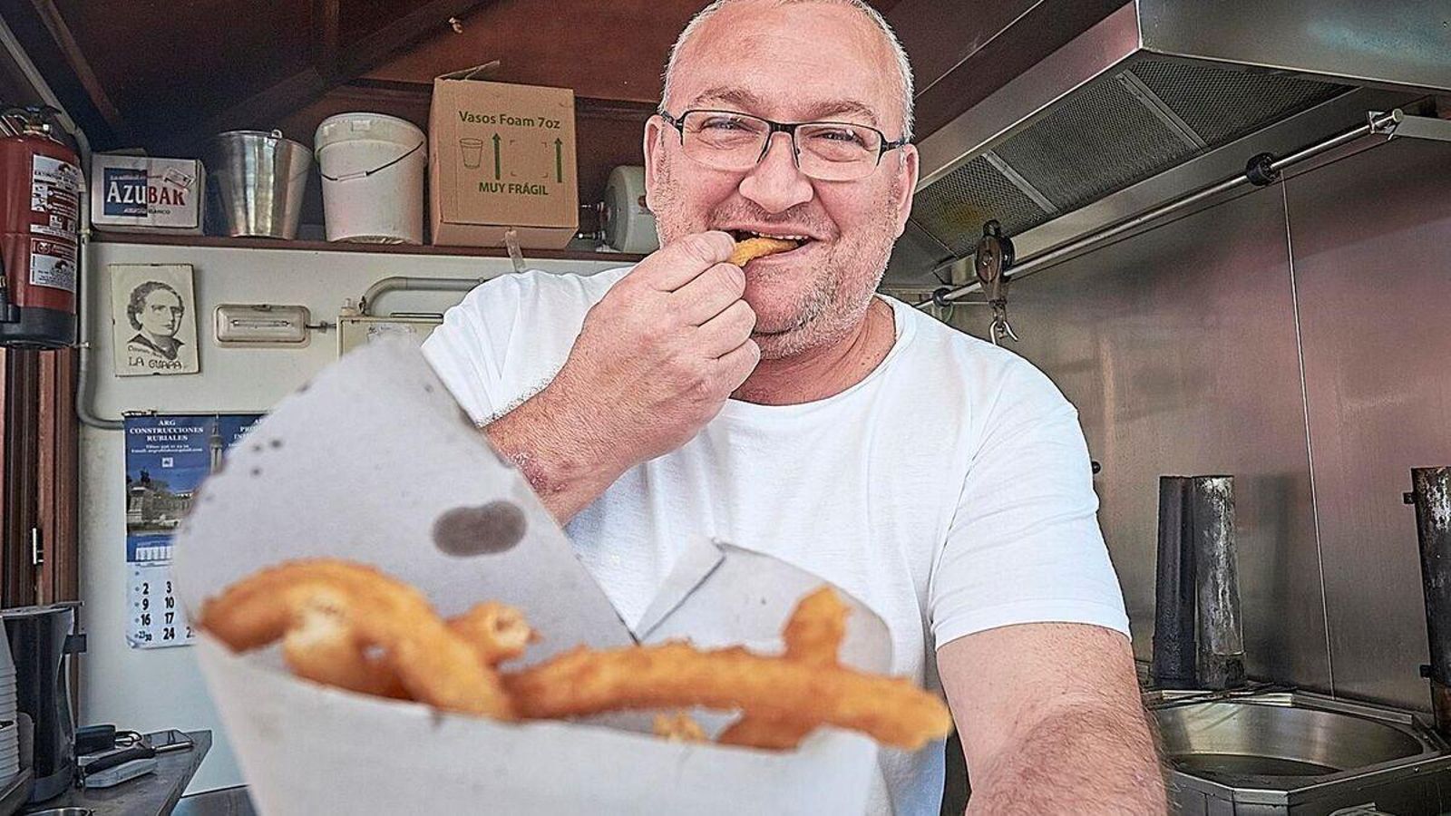 Antonio Luna, el churrero del exterior del Mercado Central