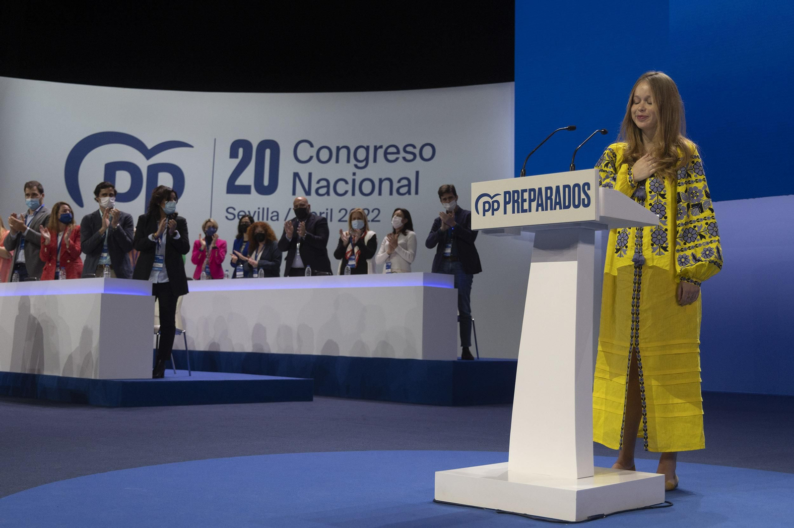 La proclamación de Feijóo como presidente del PP en Sevilla, en imágenes