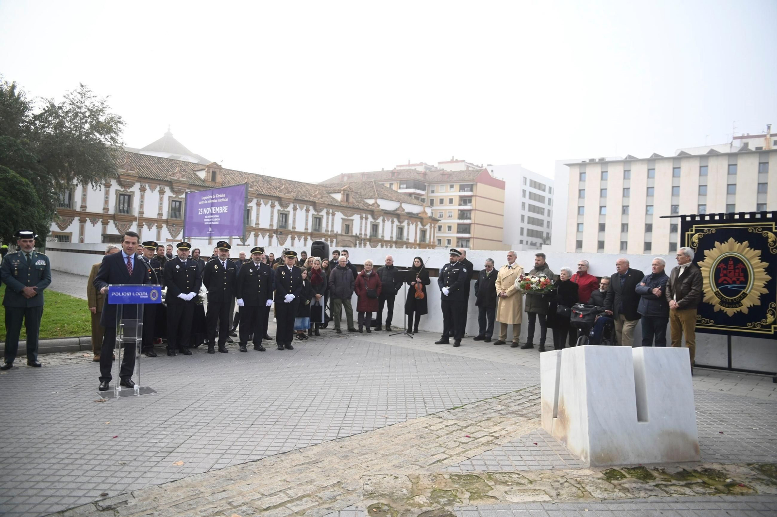El emotivo homenaje a las agentes de la Policía Local asesinadas, Marisol y Mari Ángeles, en imágenes