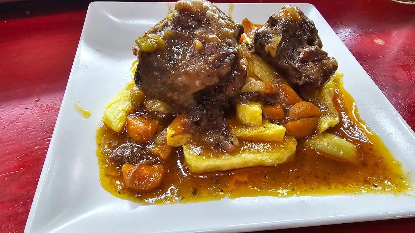 Cola de toro del Tabanco Las Banderillas, en Jerez.