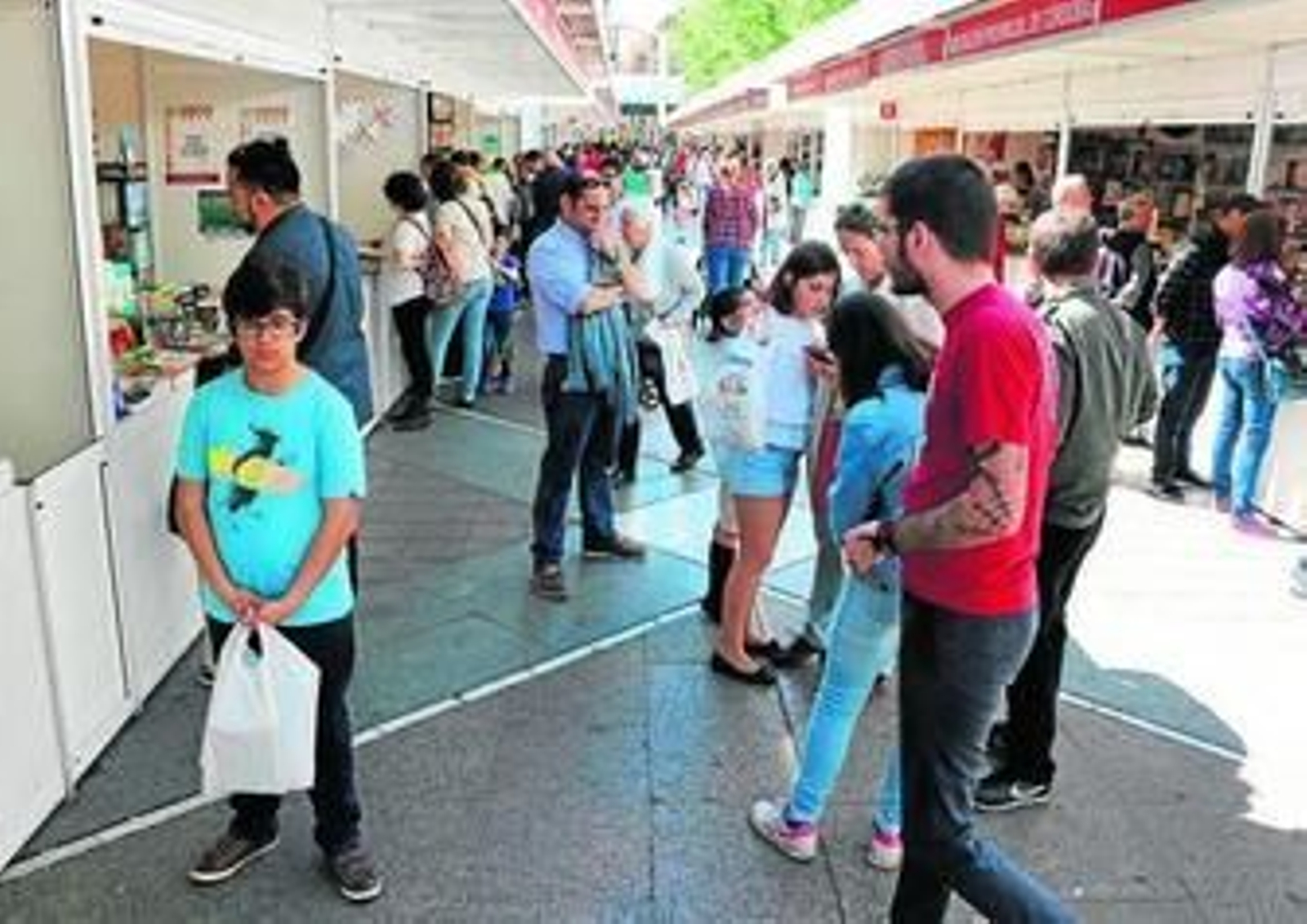 Asistentes a la última jornada de la feria.