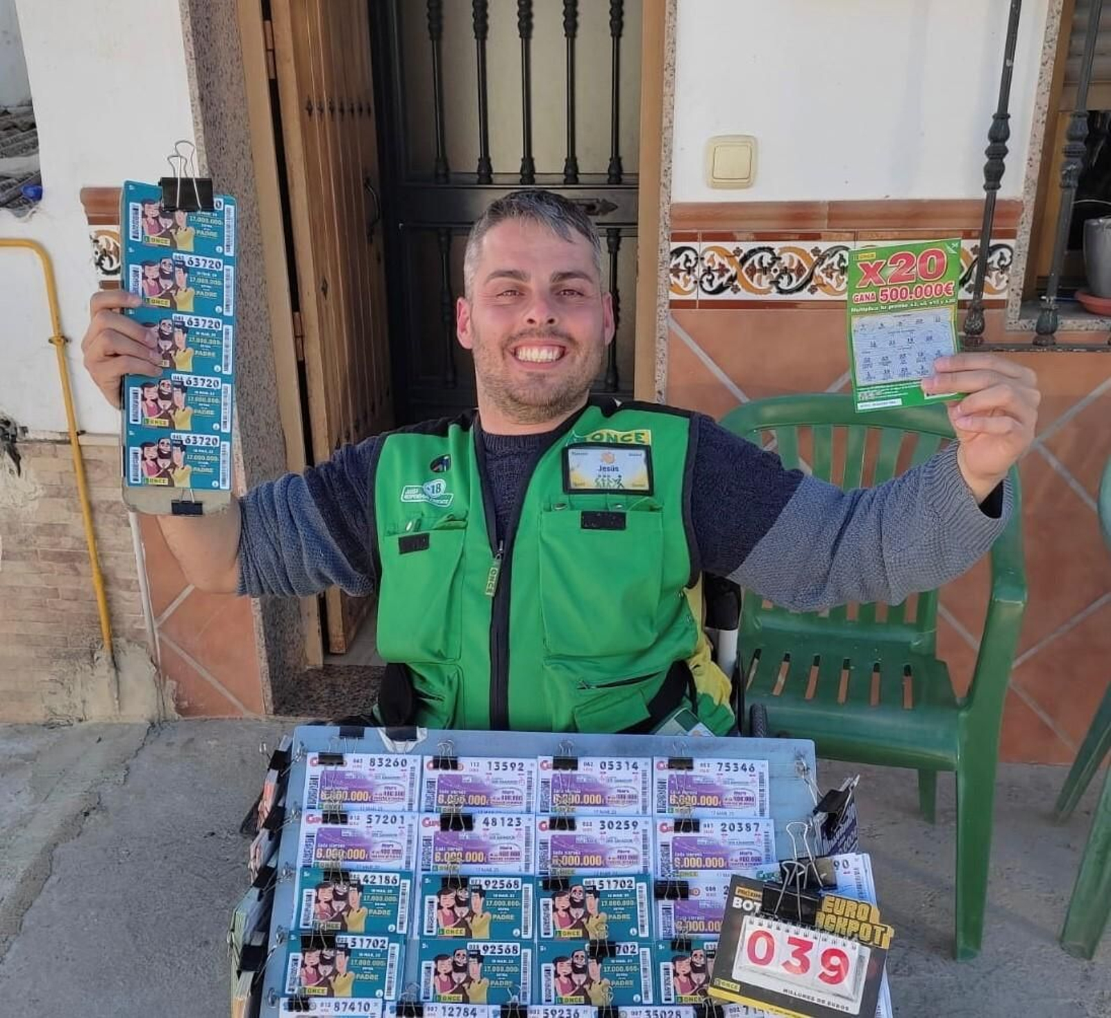 Jesús Valverde, vendedor de la ONCE de Baena. Jesús Valverde, vendedor de la ONCE de Baena.