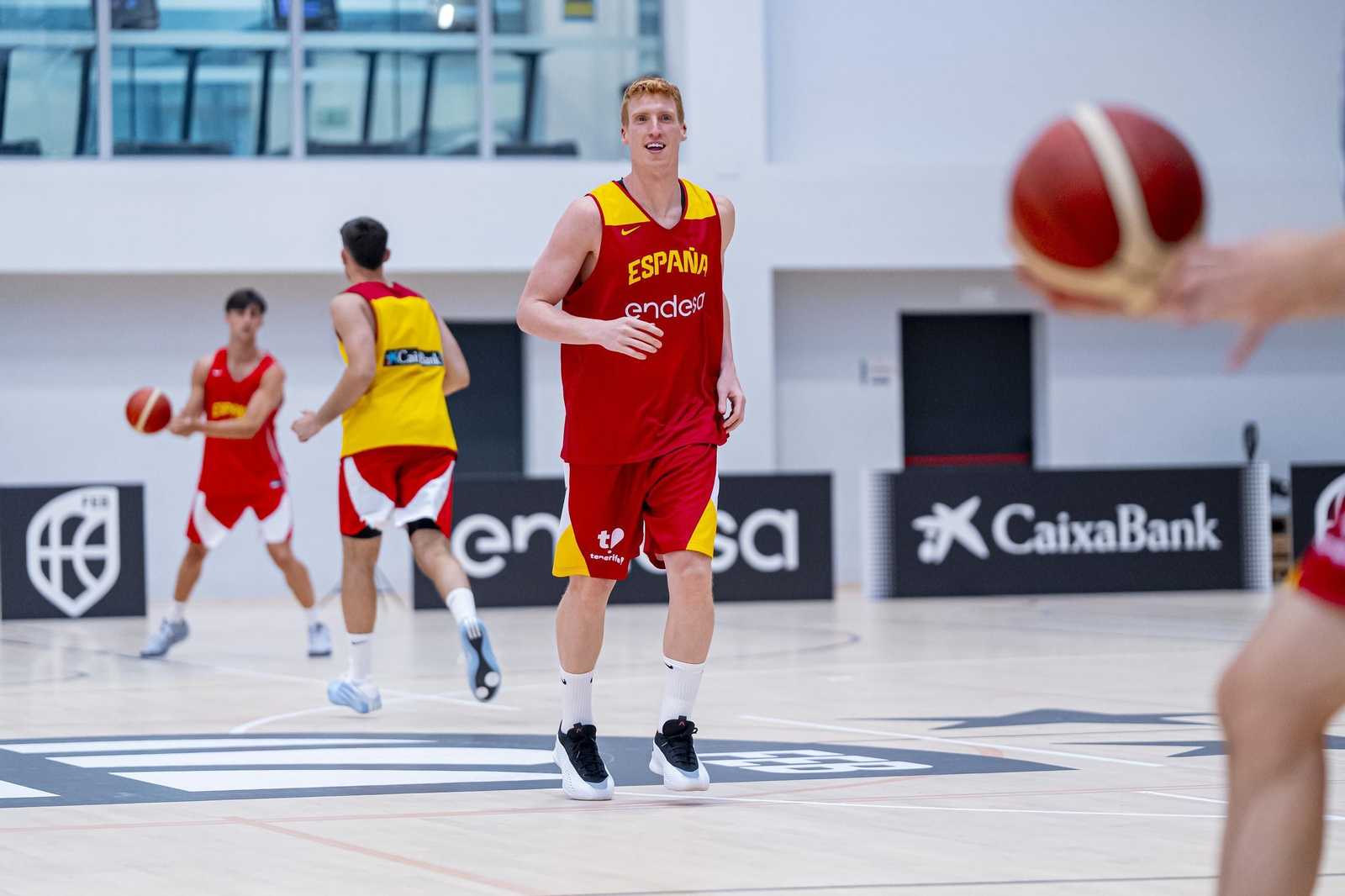 El primer entrenamiento de España con Mario Saint-Supéry y Alberto Díaz