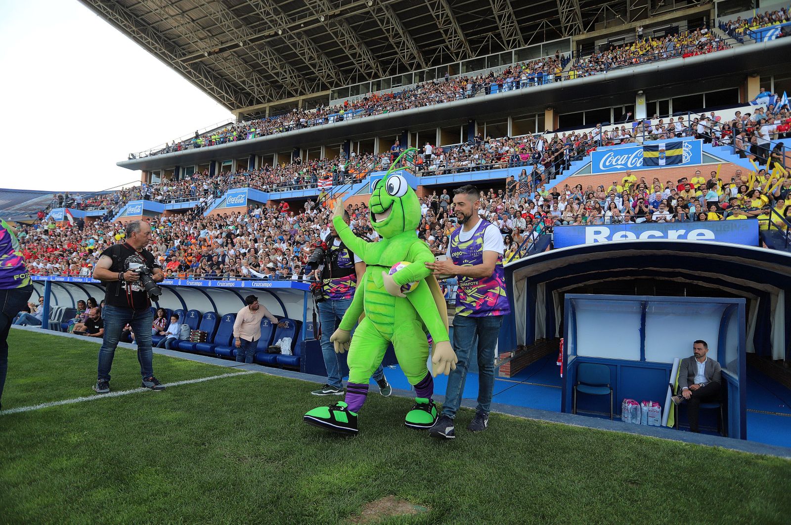 Brinco, mascota de la Gañafote Cup en el Nuevo Colombino.