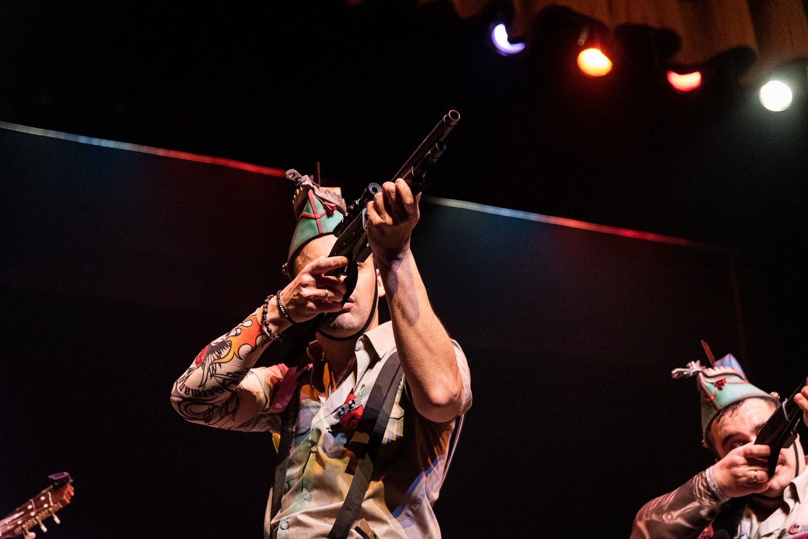 Imágenes de la murga 2020 ¡Qué choco llevo en lo alto!