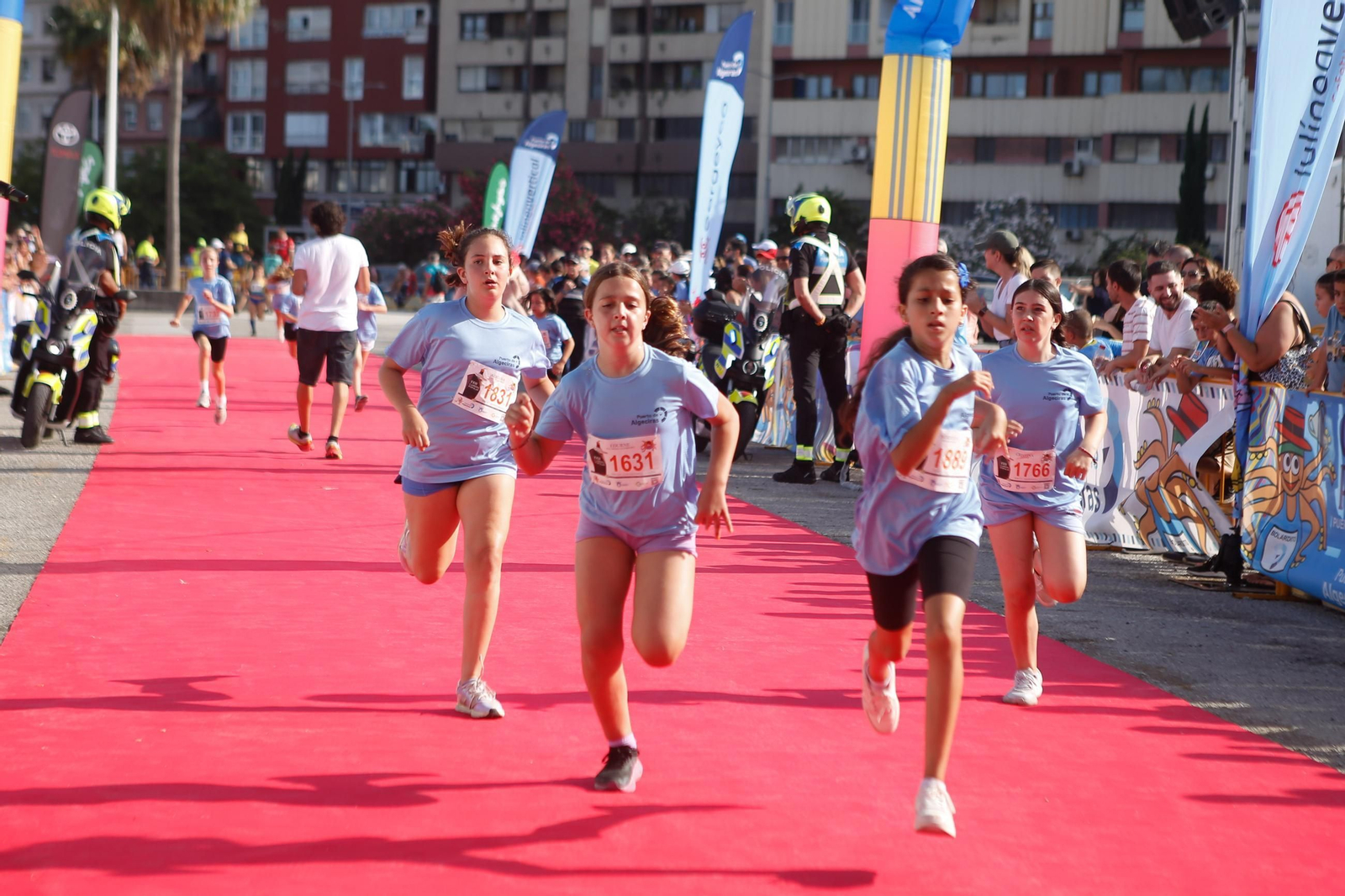 Búscate en la galería de fotos de categorías inferiores de la XXIII Carrera Popular Puerto Bahía de Algeciras