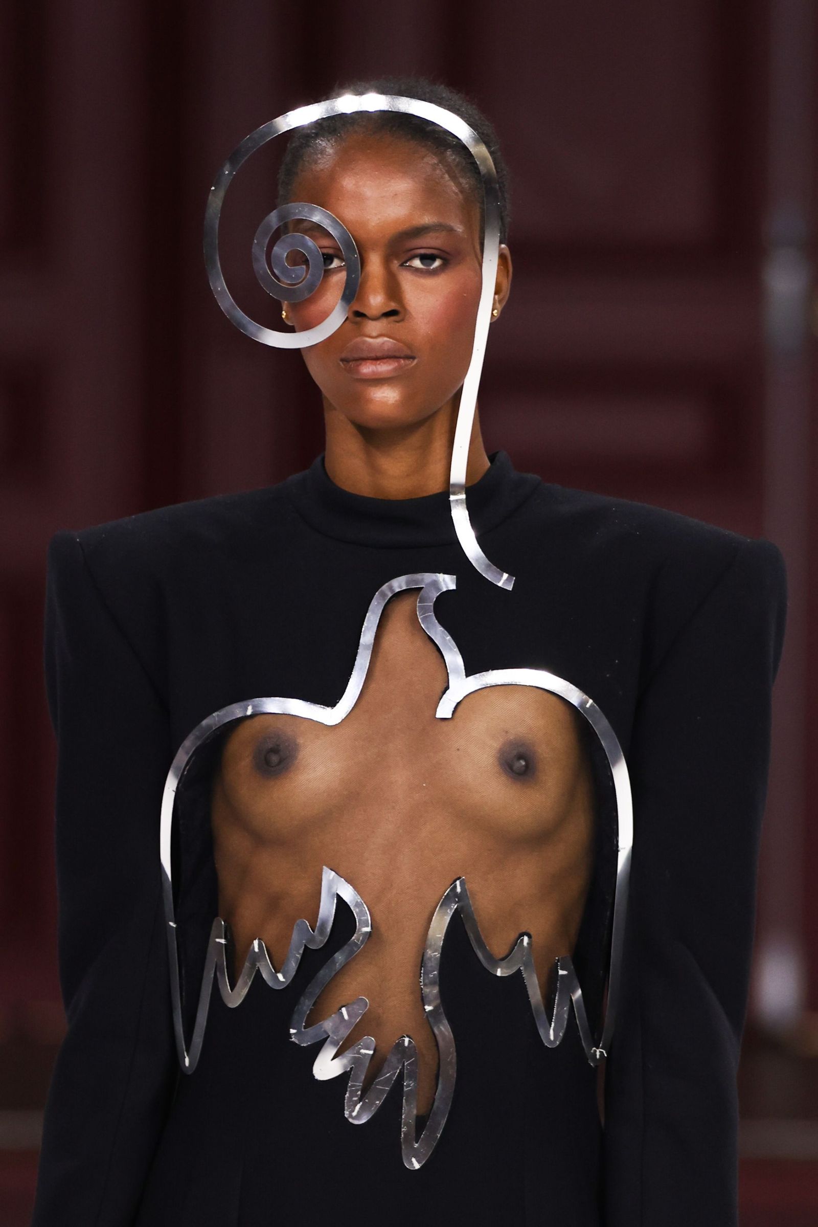 El desfile de la colección 'Fieras' de Juana Martín en París, en imágenes