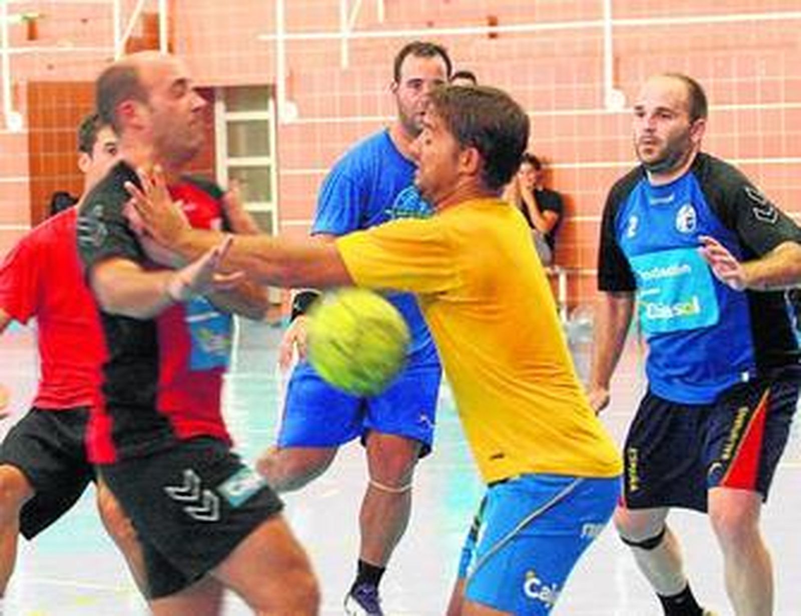 Tras varias jornadas de entrenamiento, el PAN afronta hoy el primer test de la pretemporada.