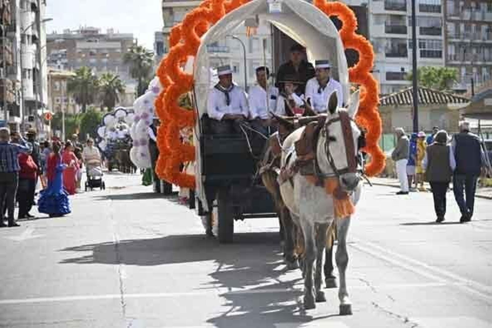 Las mejores imágenes de los peregrinos en la salida de Emigrantes