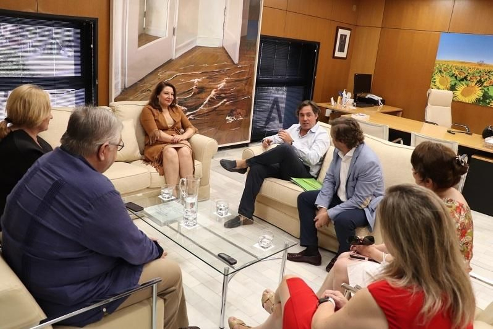 Crespo, con miembros de Ecovalia.