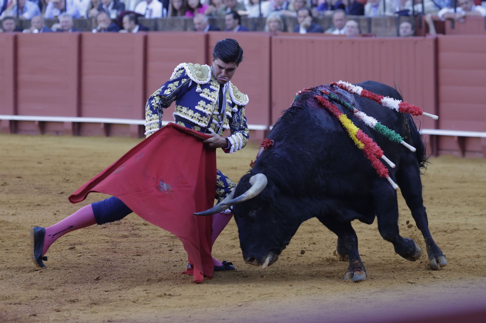 Las Imágenes de la cuarta corrida de abono en la Maestranza de Sevilla