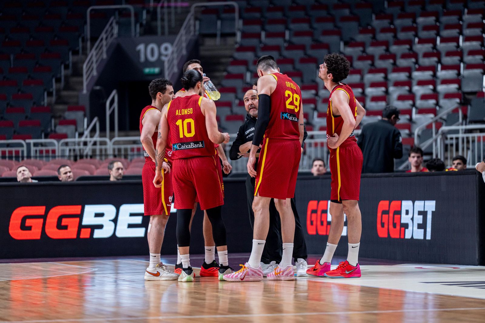 Las mejores fotos del Ucrania-España de baloncesto