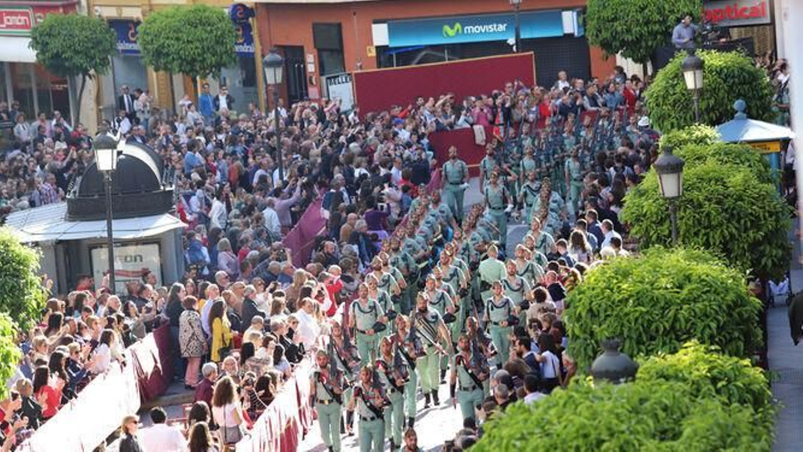 Así fue la procesión del Cristo de la Vera+Cruz acompañado por la Legión en el año 2019