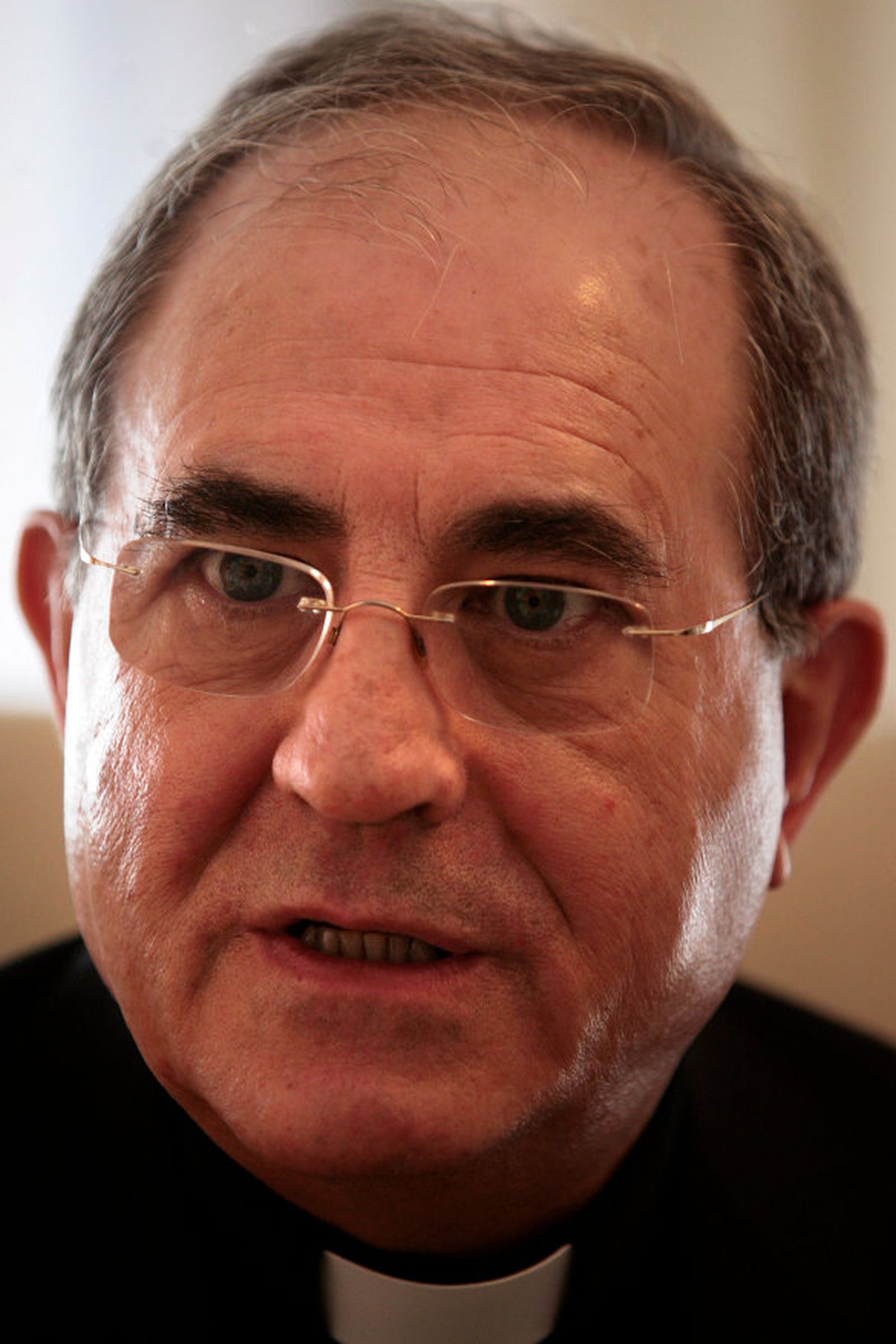 El arzobispo supera "satisfactoriamente" su operación de extirpación de un quiste broncogénico