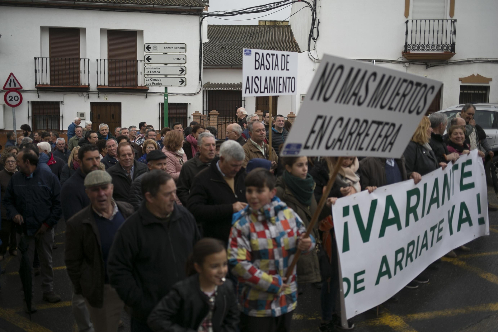 Manifestación para que se retomen las obras de la variante de Arriate