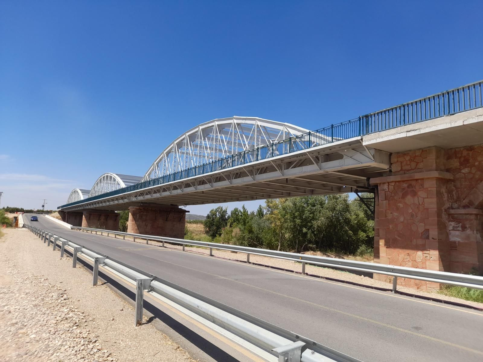 Puente de hierro de Villa del Río.