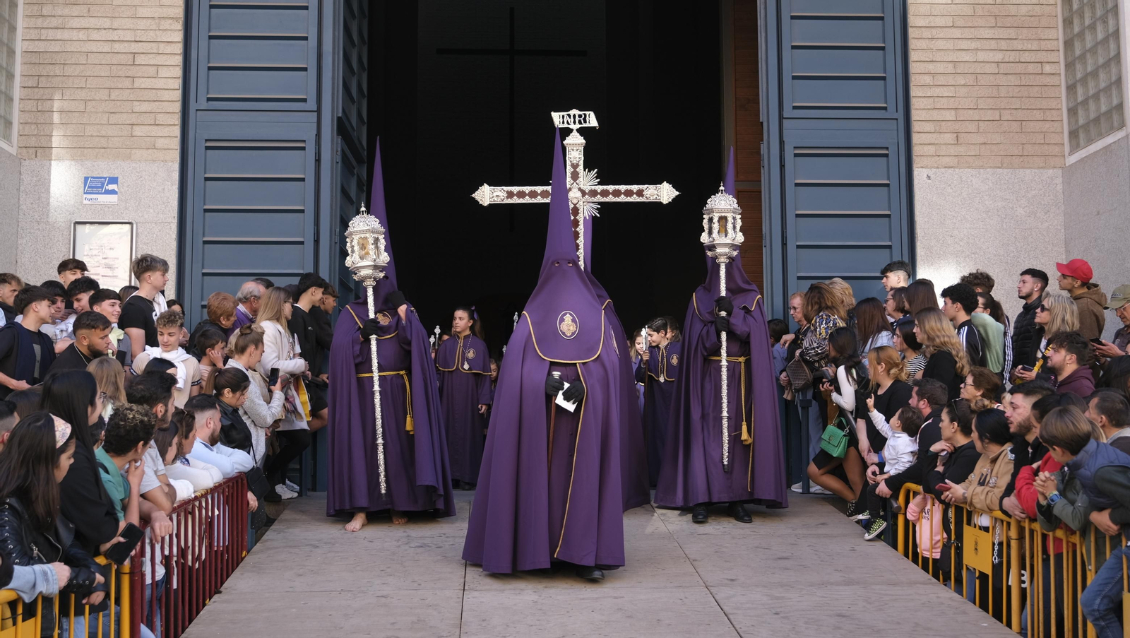 La procesión de Pasión en Almería, en imágenes