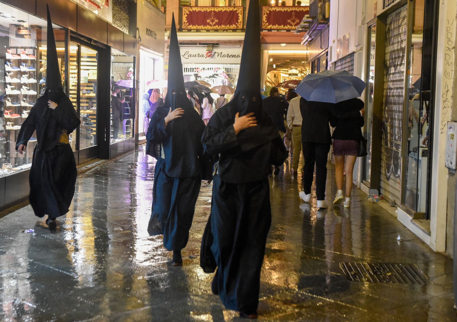 Las imágenes de la Hermandad de El Amor en la Semana Santa de Sevilla 2024