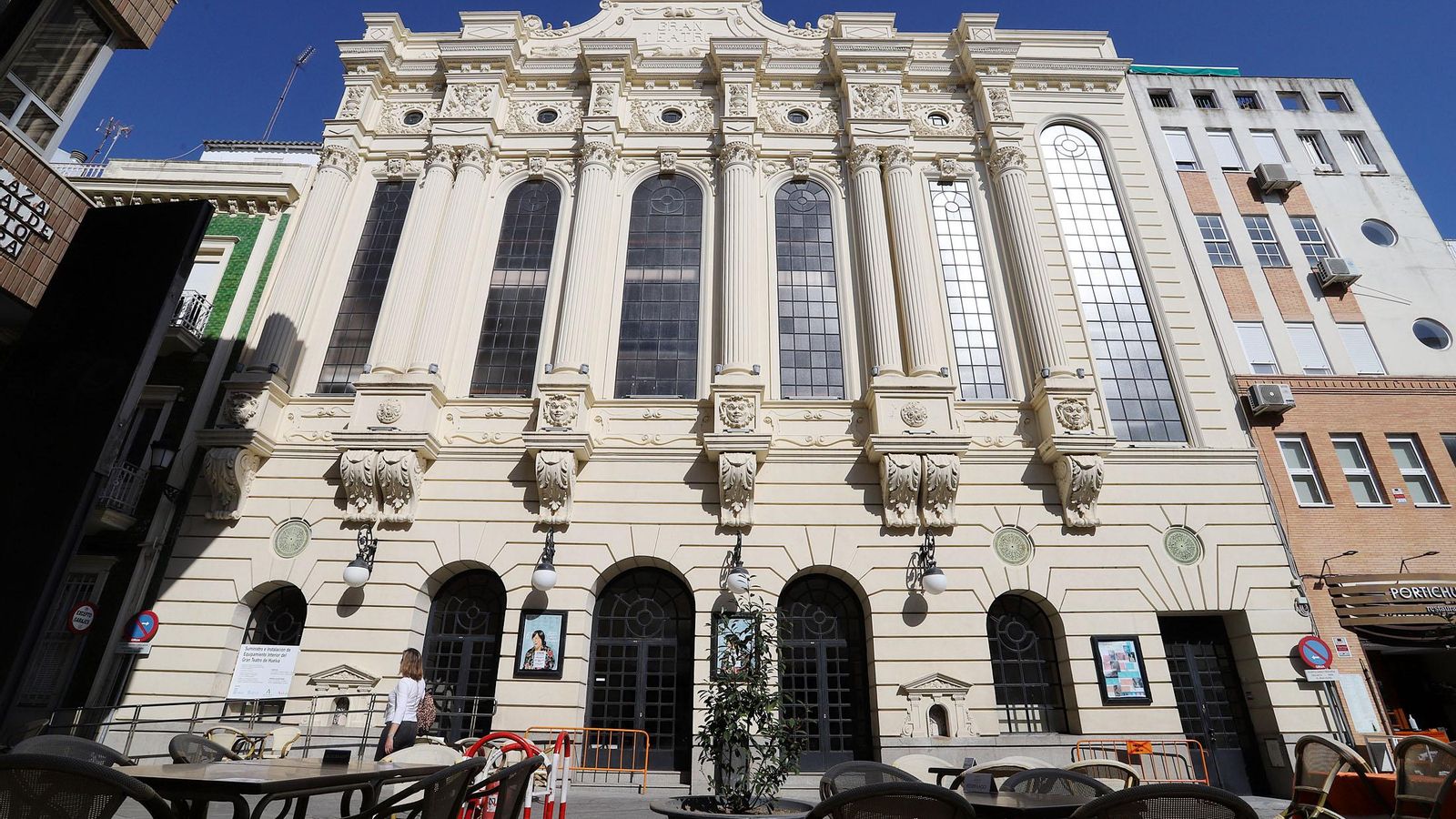 Fachada del Gran Teatro de Huelva. Fachada del Gran Teatro de Huelva.