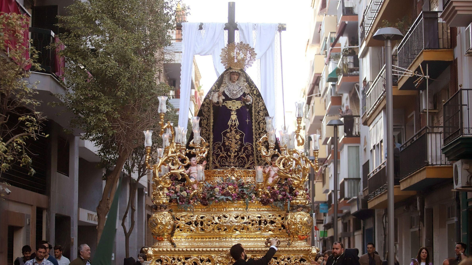 Nuestra Señora en su Soledad en la salida del Viernes Santo