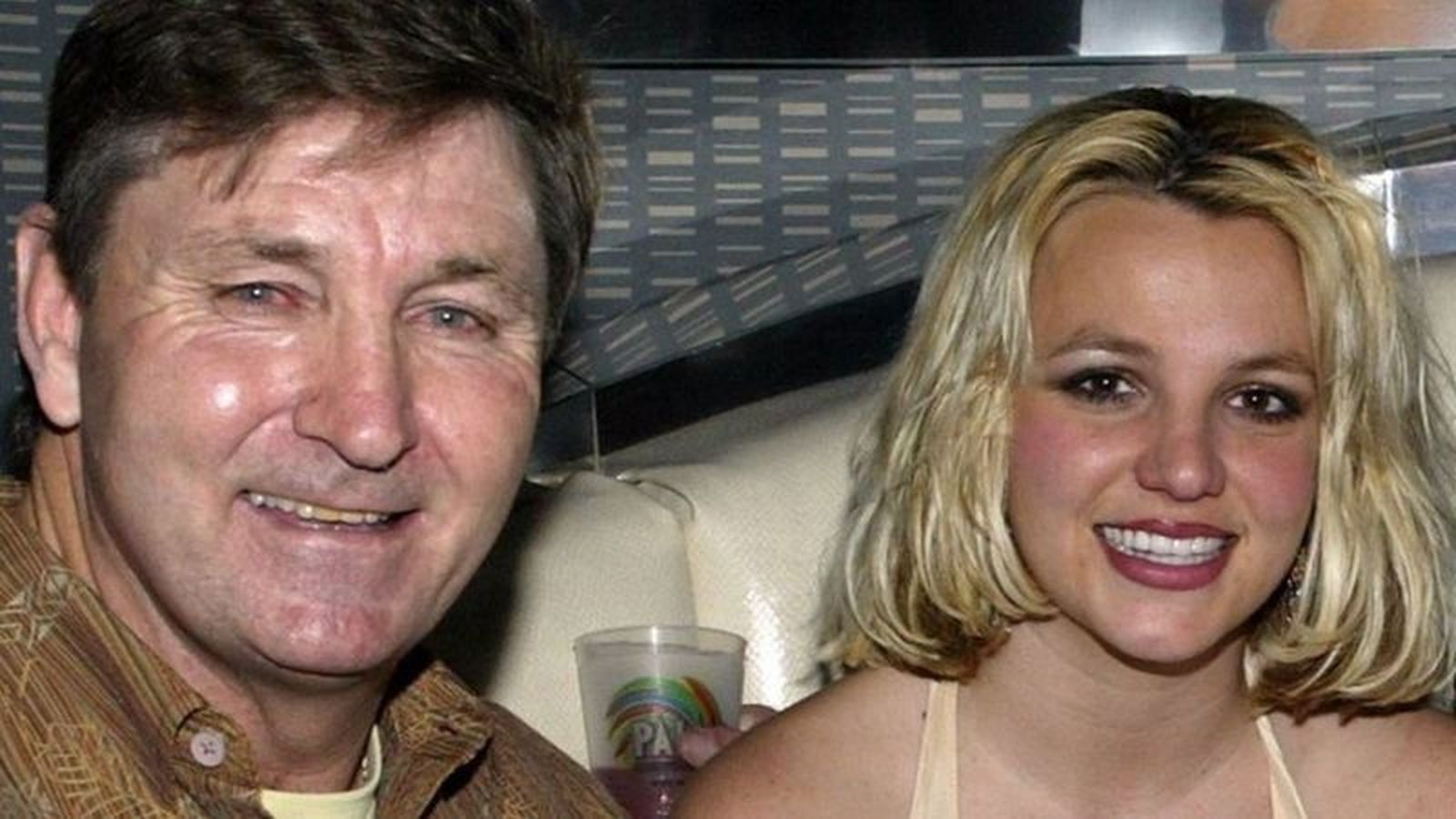 El padre de Britney Spears renuncia a su tutela legal