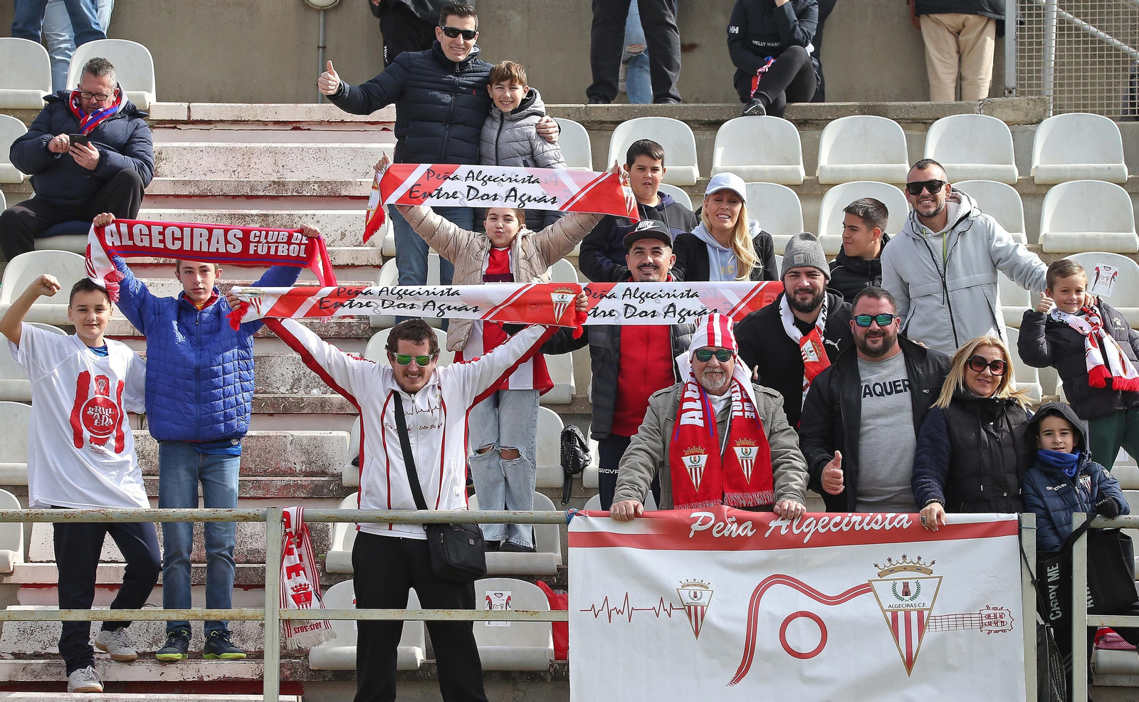 Fotos de la afición durante el Algeciras - Ceuta en el Nuevo Mirador