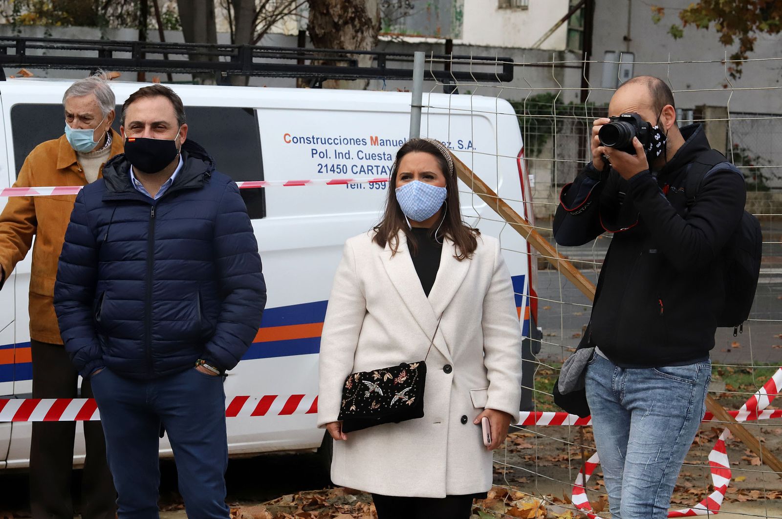 El Obispo de Huelva, Santiago Gómez, coloca la primera piedra de la nueva parroquia de Cristo Sacerdote, en imágenes