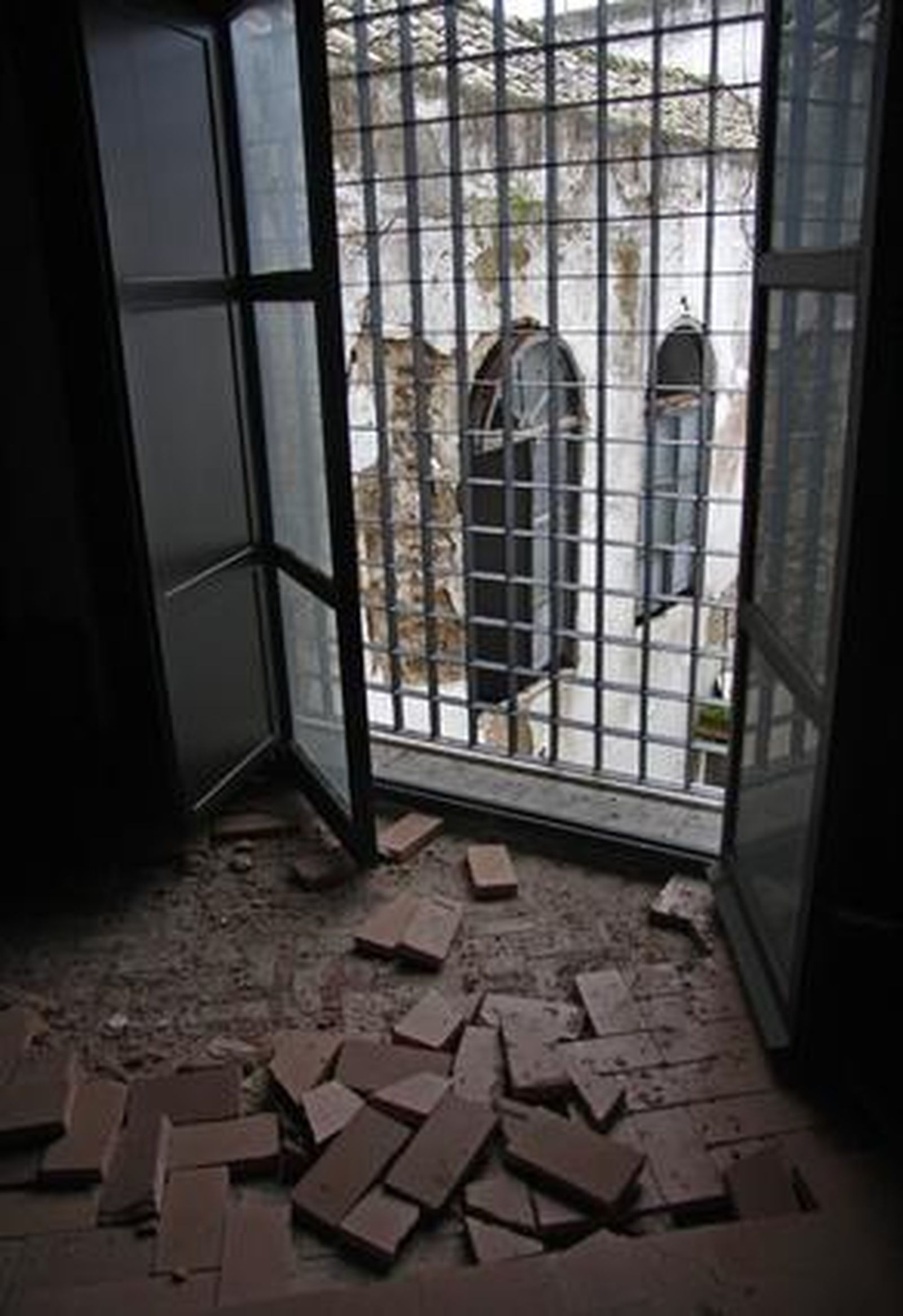 El convento Madre de Dios muestra unos tejados, esculturas, pinturas y muros plagados de desperfectos que demuestran su mal estado de conservación.

Foto: Belén Vargas