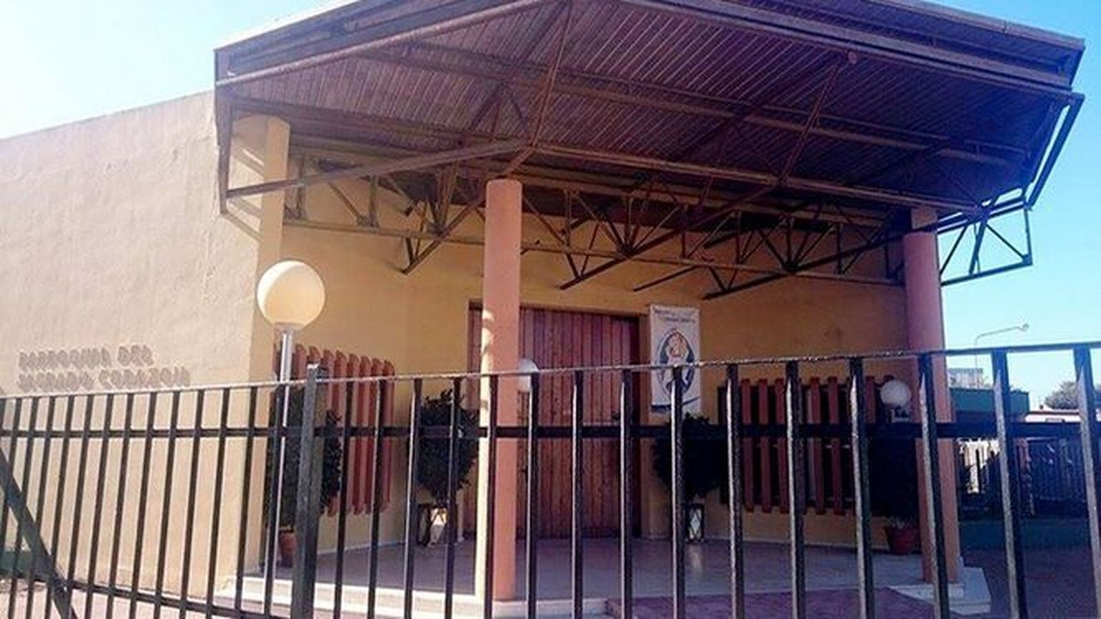 La fachada de la Iglesia del Sagrado Corazón de La Línea