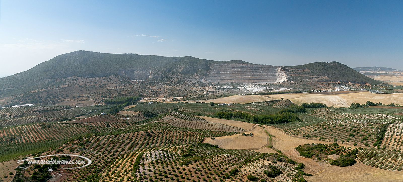 La Junta paraliza la cantera de la Sierra de Esparteros en Morón por la sentencia del TSJA