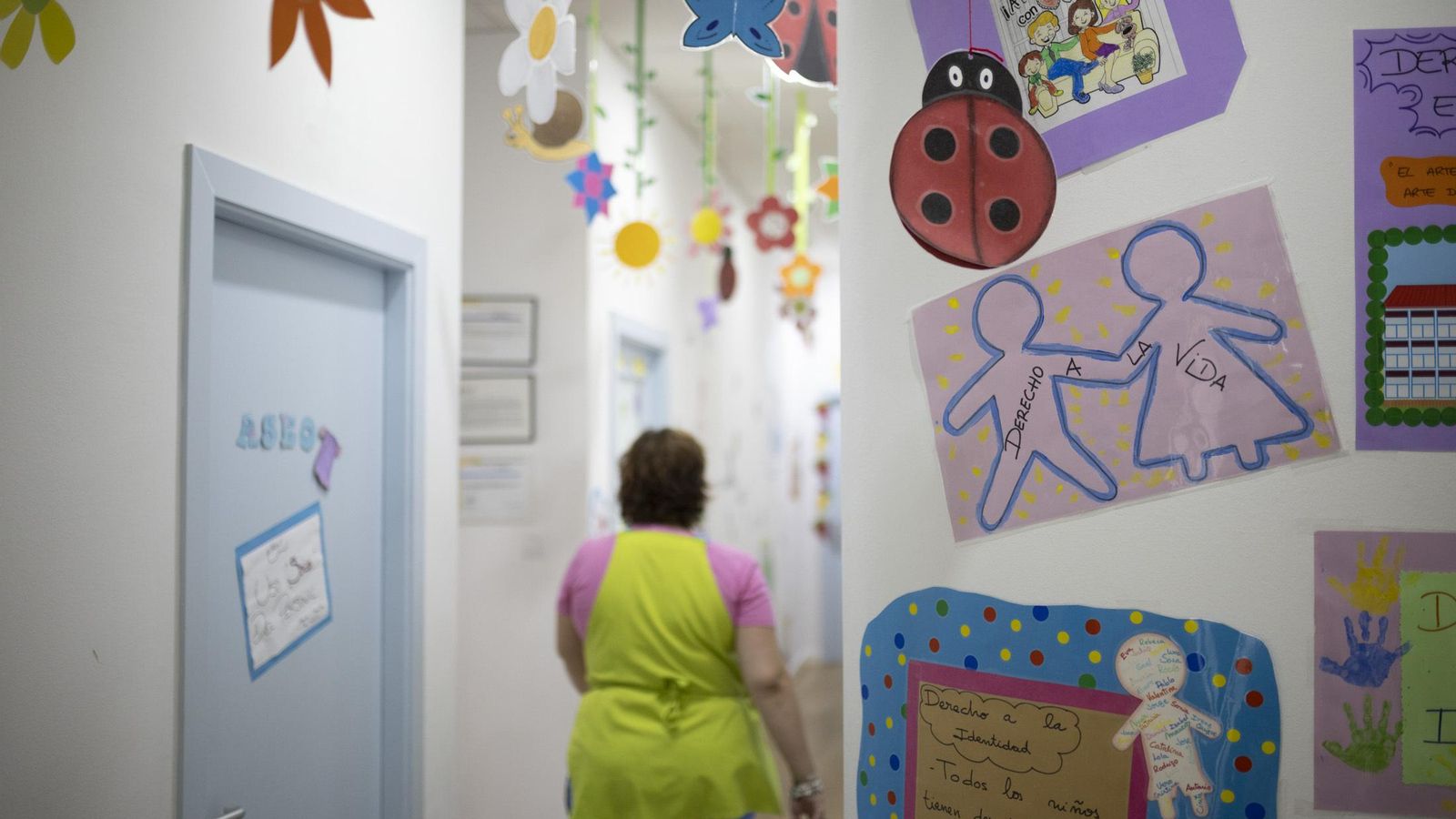 Pasillos decorados en el centro Chicos 3.