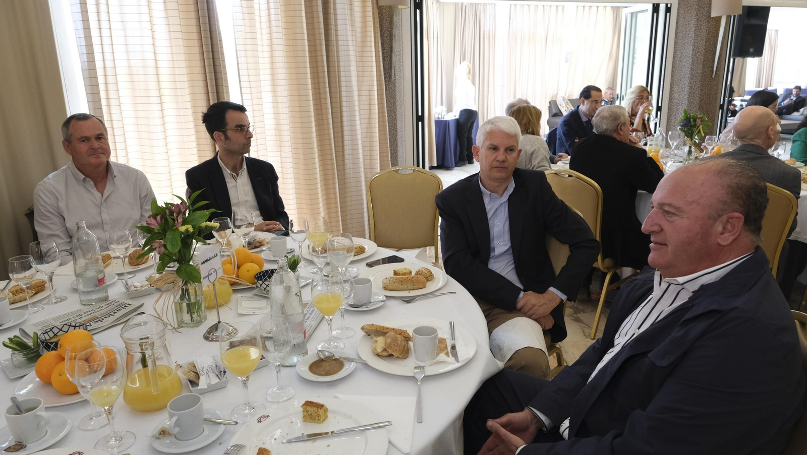Desayuno coloquio de Grupo Joly y Cajasur, con la participación del ponente Enrique de los Ríos