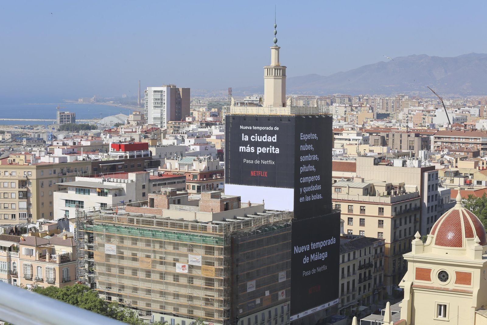 Vista del edificio de La Equitativa en obras en Málaga capital.