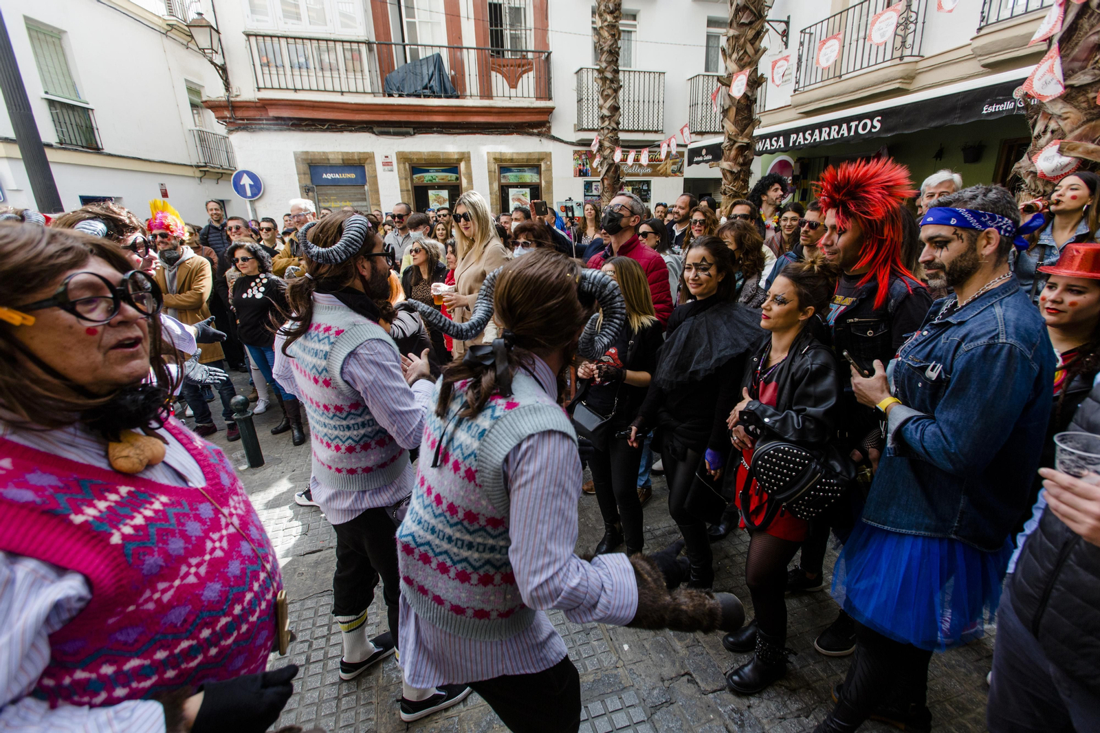 Imágenes del segundo sábado de carnaval ilegal.