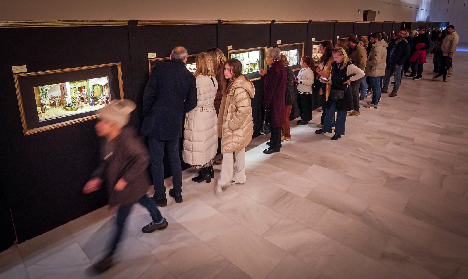 Imágenes de la exposición '50 Navidades montando el Belén' en Jerez