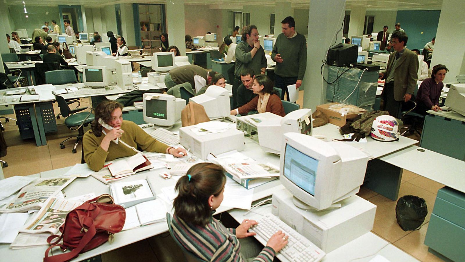 La extensa  redacción, mezcla  de juventud y experiencia, funcionó eficazmente desde  el principio.