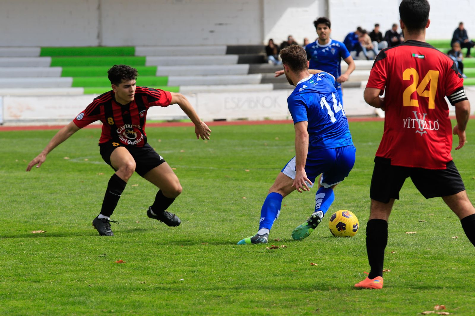 El Maracena abusa del Churriana.