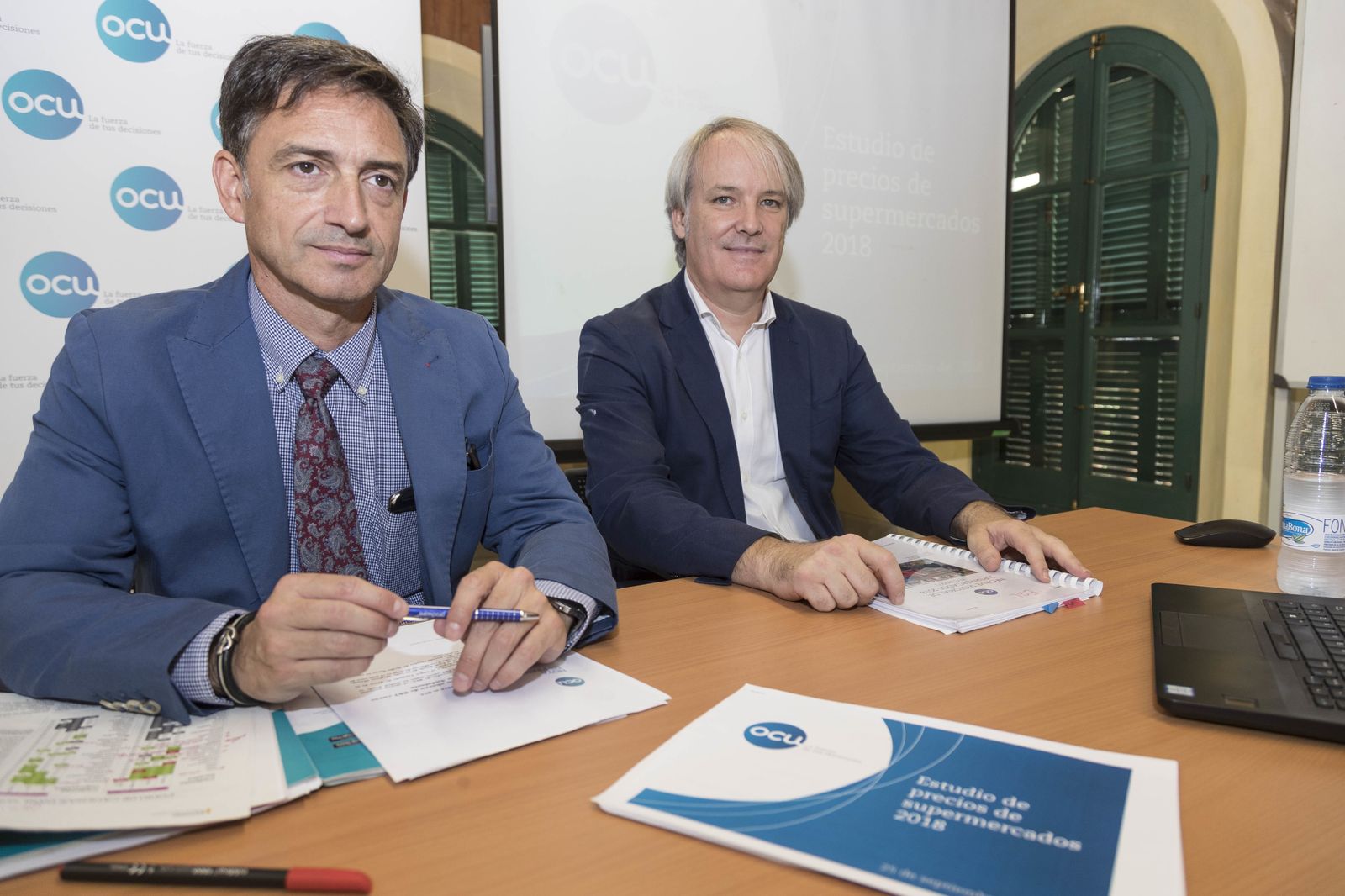 Los responsables de presentar el informe de la OCU en Andalucía.