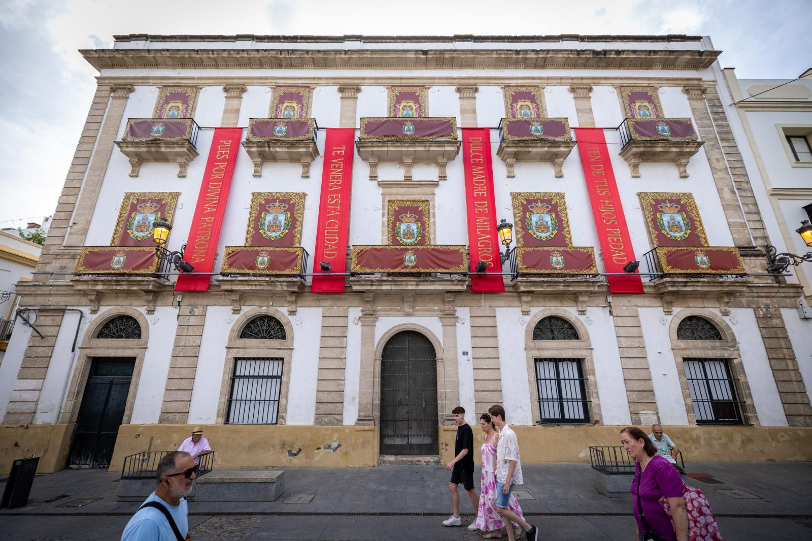 Todo listo para el día grande de la Patrona de El Puerto